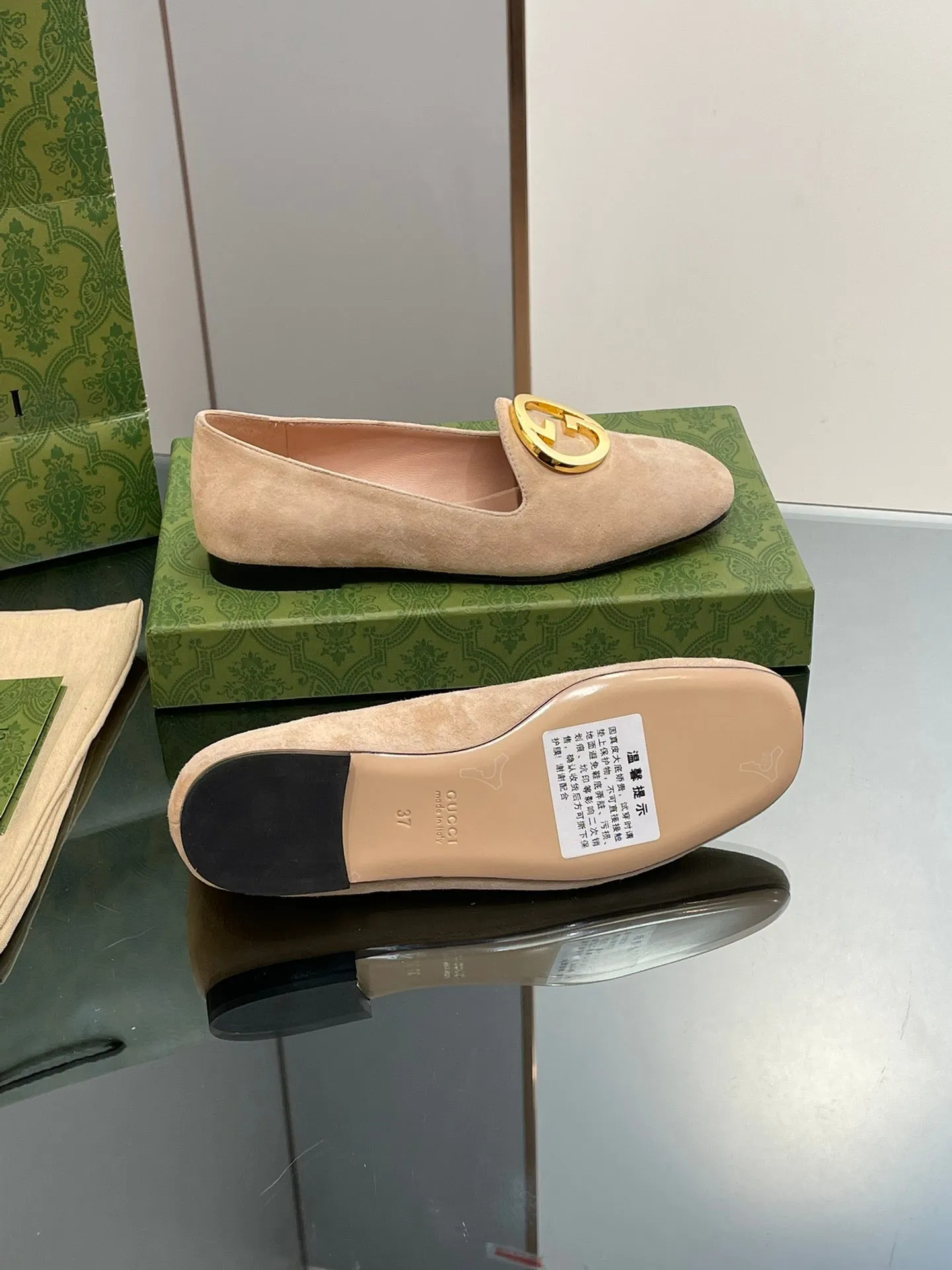BLONDIE LOGO-PLAQUE LOAFERS IN ECRU BEIGE SUEDE