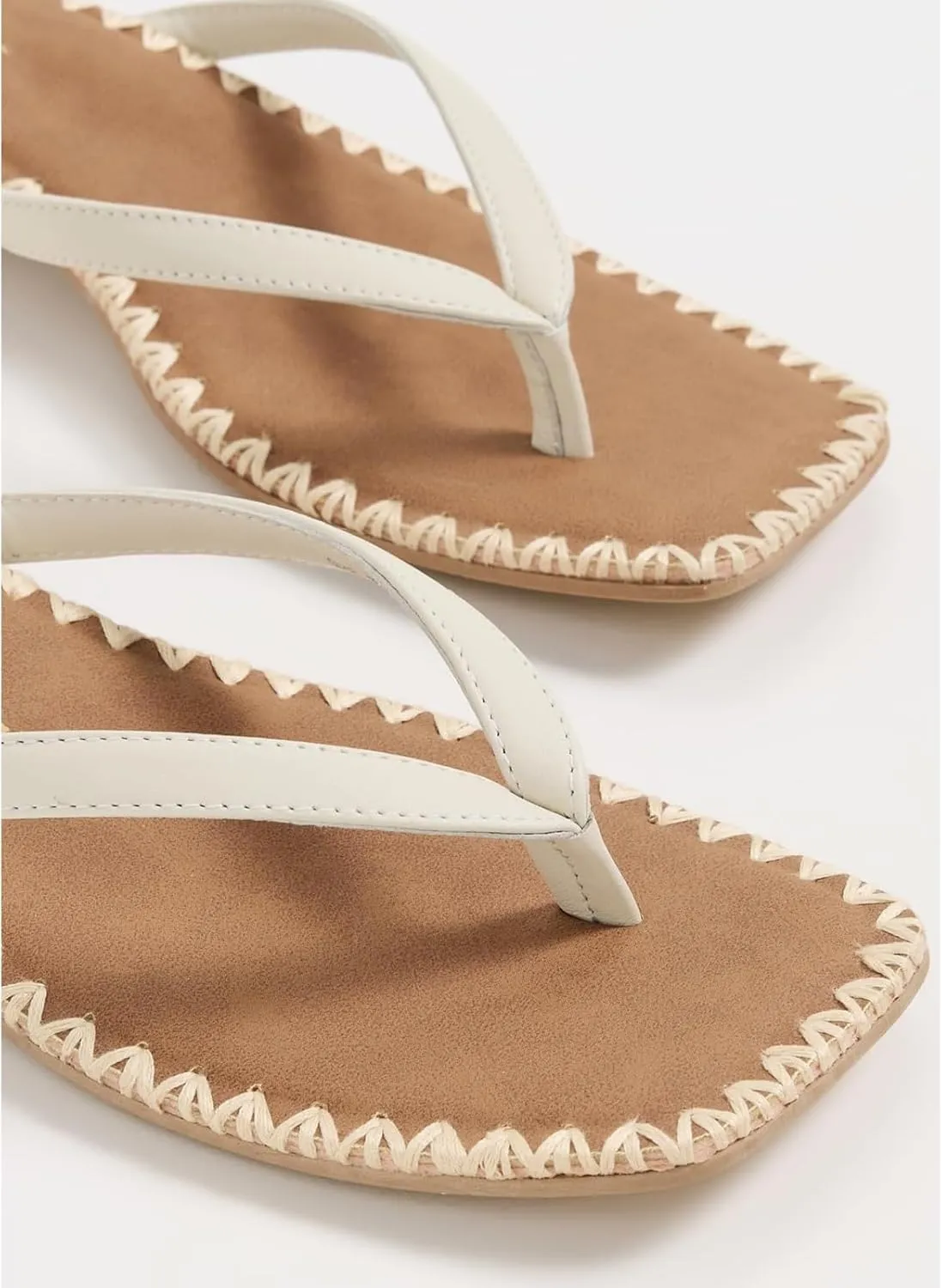 DOEYG Raffia Heels Sandals for Women Summer Beach Flip Flops Square Open Toe Flat Heeled Sandals Dressy Comfortable Slip on Thong Sandals