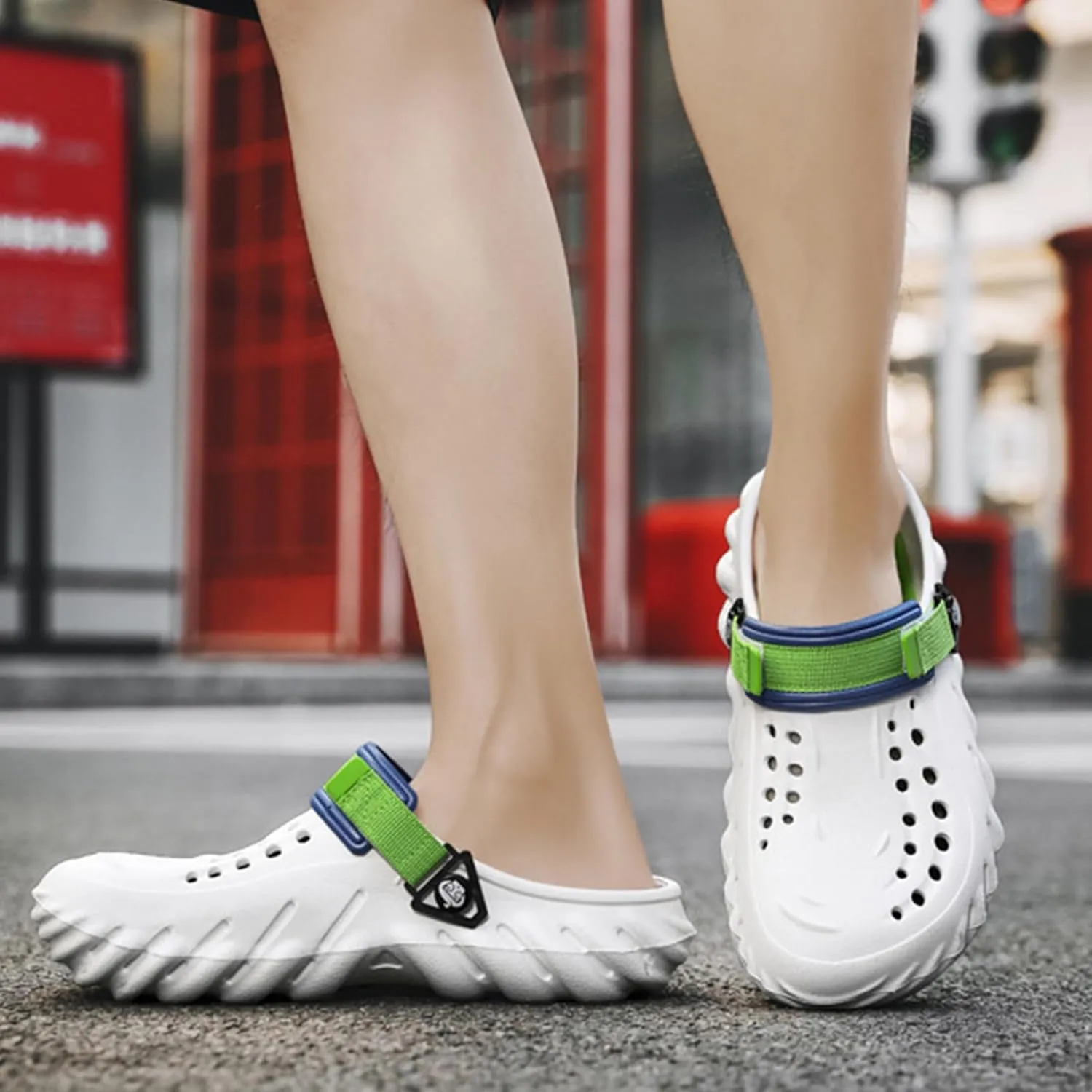 Fashion Men's Clogs Non-slip Comfortable Foam Running Shoes Indoor Outdoor Cloud Slippers Pillow Sandals Women's Fashion Classic Summer Trend Beach Shoes Slippers