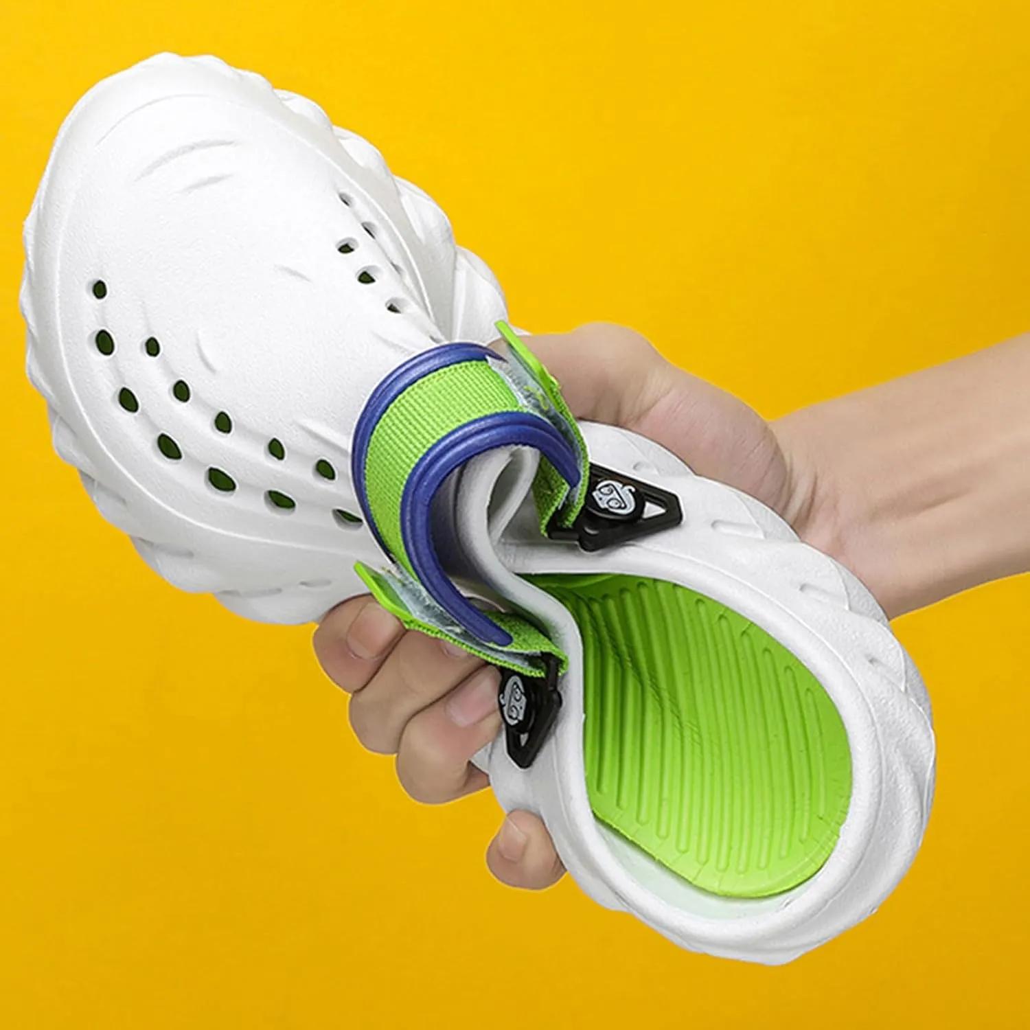 Fashion Men's Clogs Non-slip Comfortable Foam Running Shoes Indoor Outdoor Cloud Slippers Pillow Sandals Women's Fashion Classic Summer Trend Beach Shoes Slippers