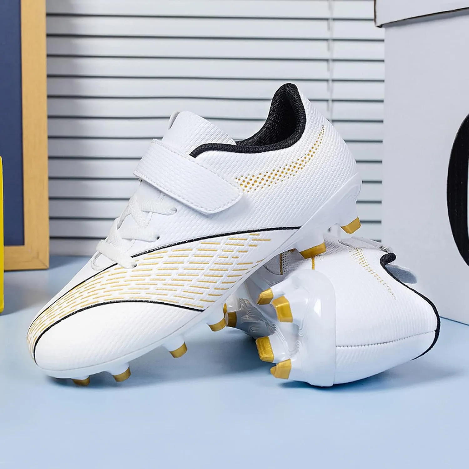 FLIOZY Football Shoes Kids Athletic Soccer Cleats Shoes Boys Girls Competition Training ShoesOutdoor/Indoor Lightweight Breathable Football Boots Sneakers