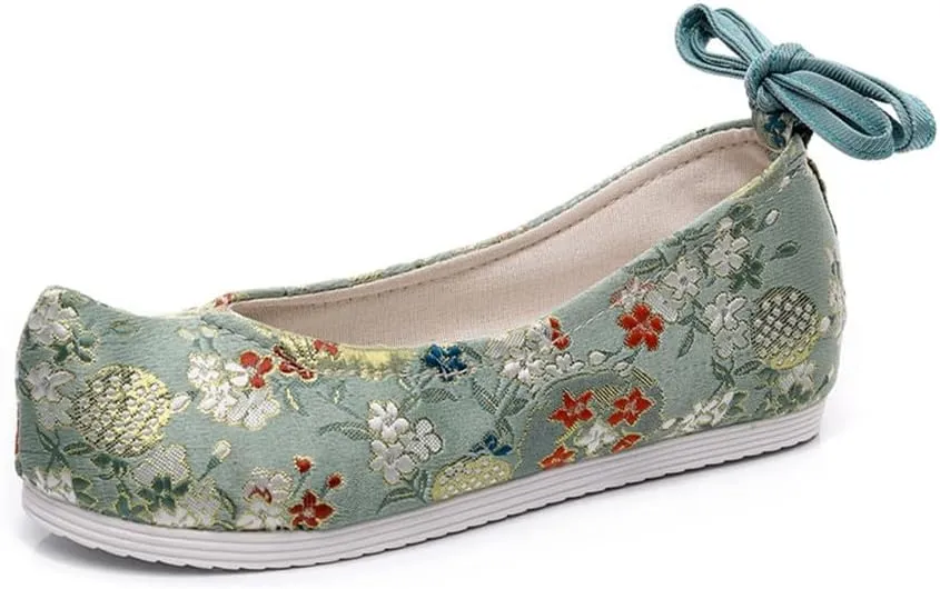 Floral Embroidered Women Pointy Toe Chinese Hanfu Platform Shoes Retro Ladies Soft Sneakers