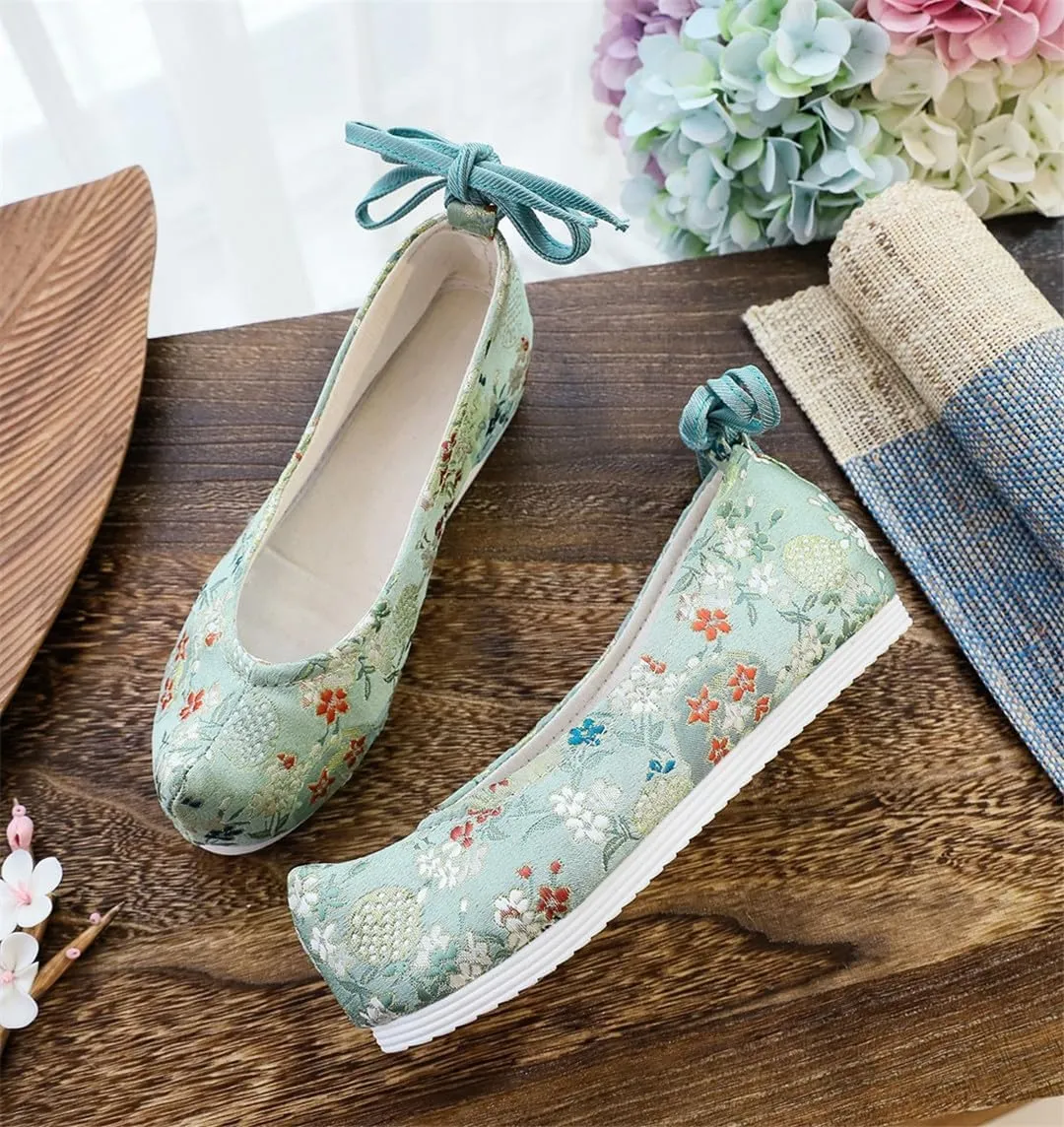 Floral Embroidered Women Pointy Toe Chinese Hanfu Platform Shoes Retro Ladies Soft Sneakers