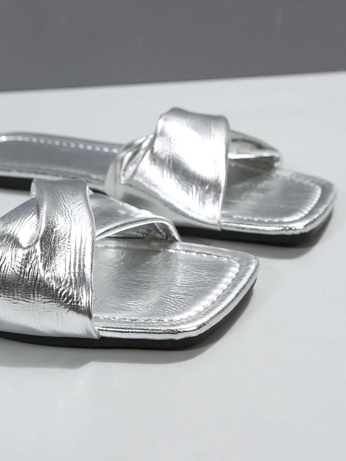 GORGLITTER Women's Silver Sandals Criss Cross Slip on Sandals Square Toe 2025 Trendy Vacation Sandals