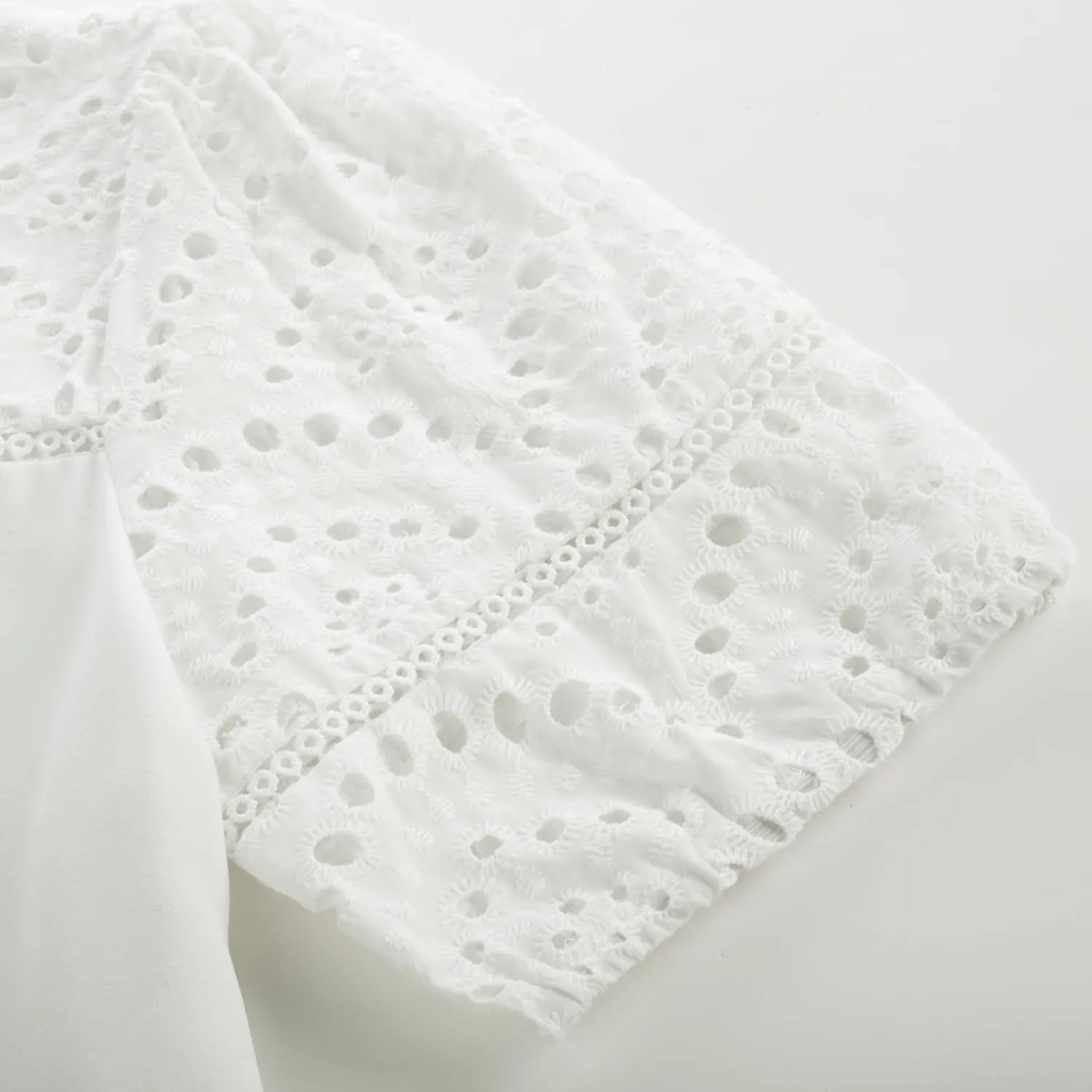 GRACE KARIN Women's 2025 Casual Tops Short Sleeve Eyelet Embroidered Summer Trendy Shirts Crewneck Crochet Blouses