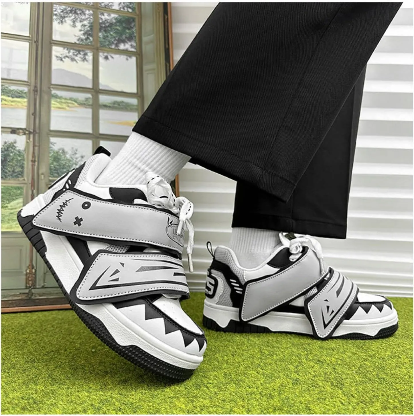 Graffiti Happy Face Hook & Loop Sneakers Women Skate Shoes Y2K Aesthetic Height Increase Casual Outfit Walking Shoes