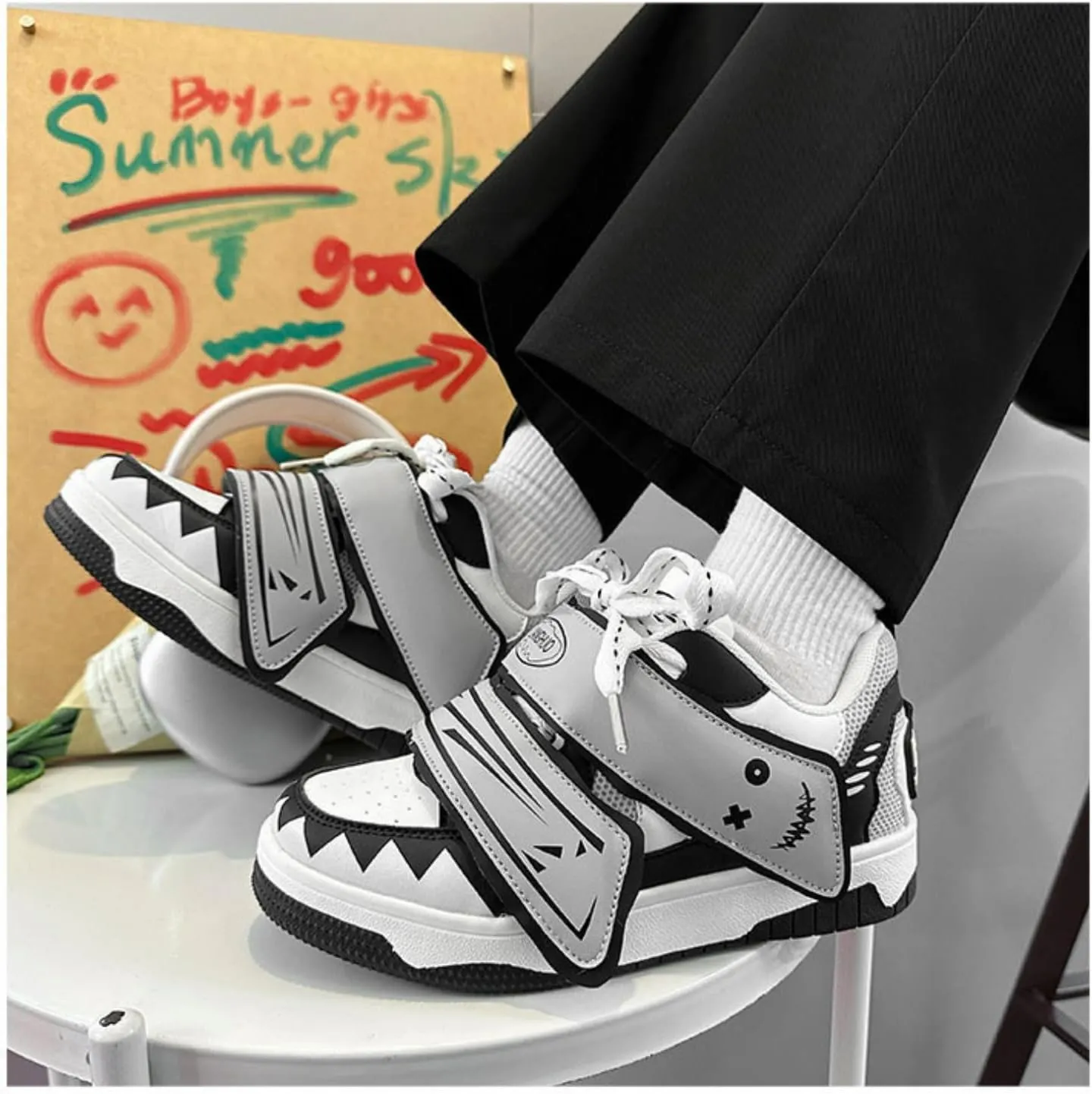 Graffiti Happy Face Hook & Loop Sneakers Women Skate Shoes Y2K Aesthetic Height Increase Casual Outfit Walking Shoes