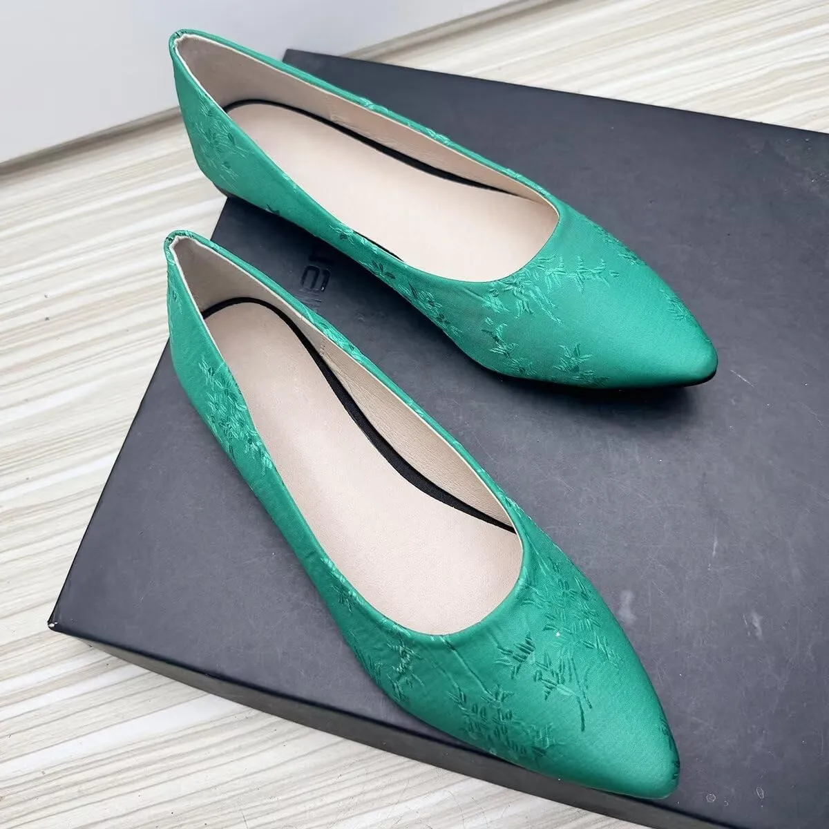 Hee grand Classic Solid Pointed Toe Ballet Flats Womens Shallow Satins Dress Shoes Casual Comfort Slip-On Loafers Light Weight Walking Flats