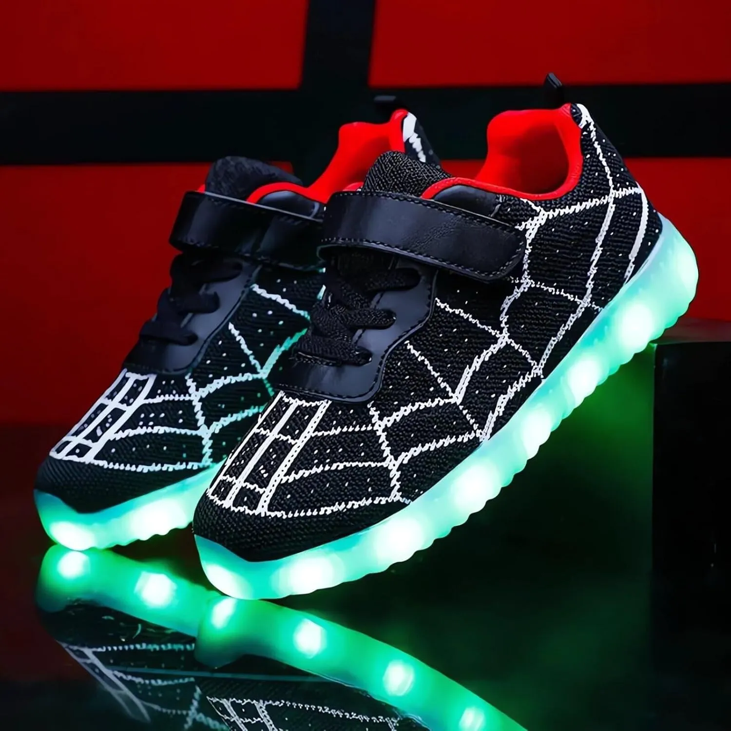 Kids LED Shoes Boys Girls Light Up Trainers Children USB Charging Flashing Sneakers Gift for Birthday Halloween Xmas