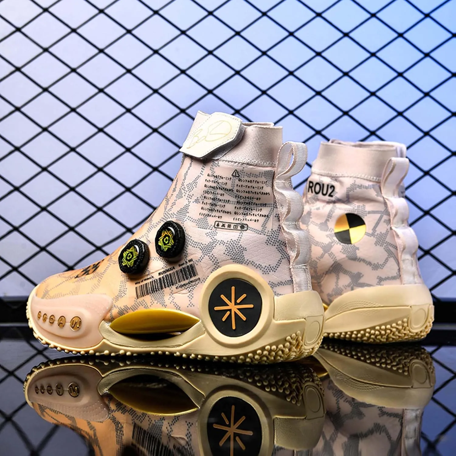 Mens and Womens High Top Buckle Closed Basketball Sneakers Comfortable Breathable Casual Walking Shoes High Elasticity Running Shoes Tennis Shoes Tennis Competition Shoes Non Slip High Jump Sneakers