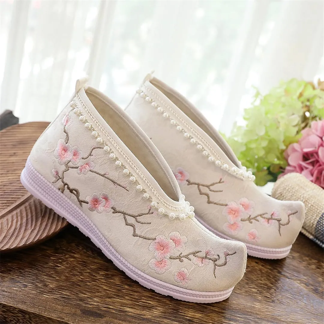 Plum Flower Embroidered Women Hanfu Shoes With Pearls Chains Retro Chinese Style Ladies Flats
