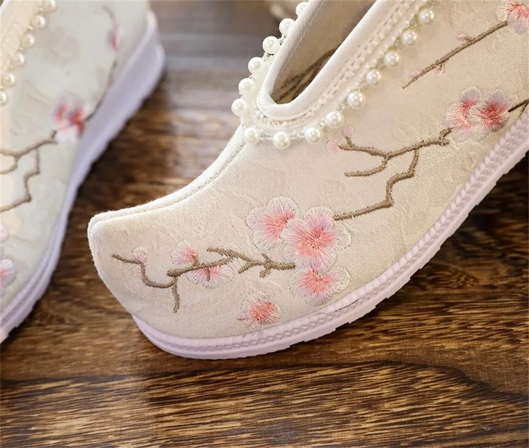 Plum Flower Embroidered Women Hanfu Shoes With Pearls Chains Retro Chinese Style Ladies Flats