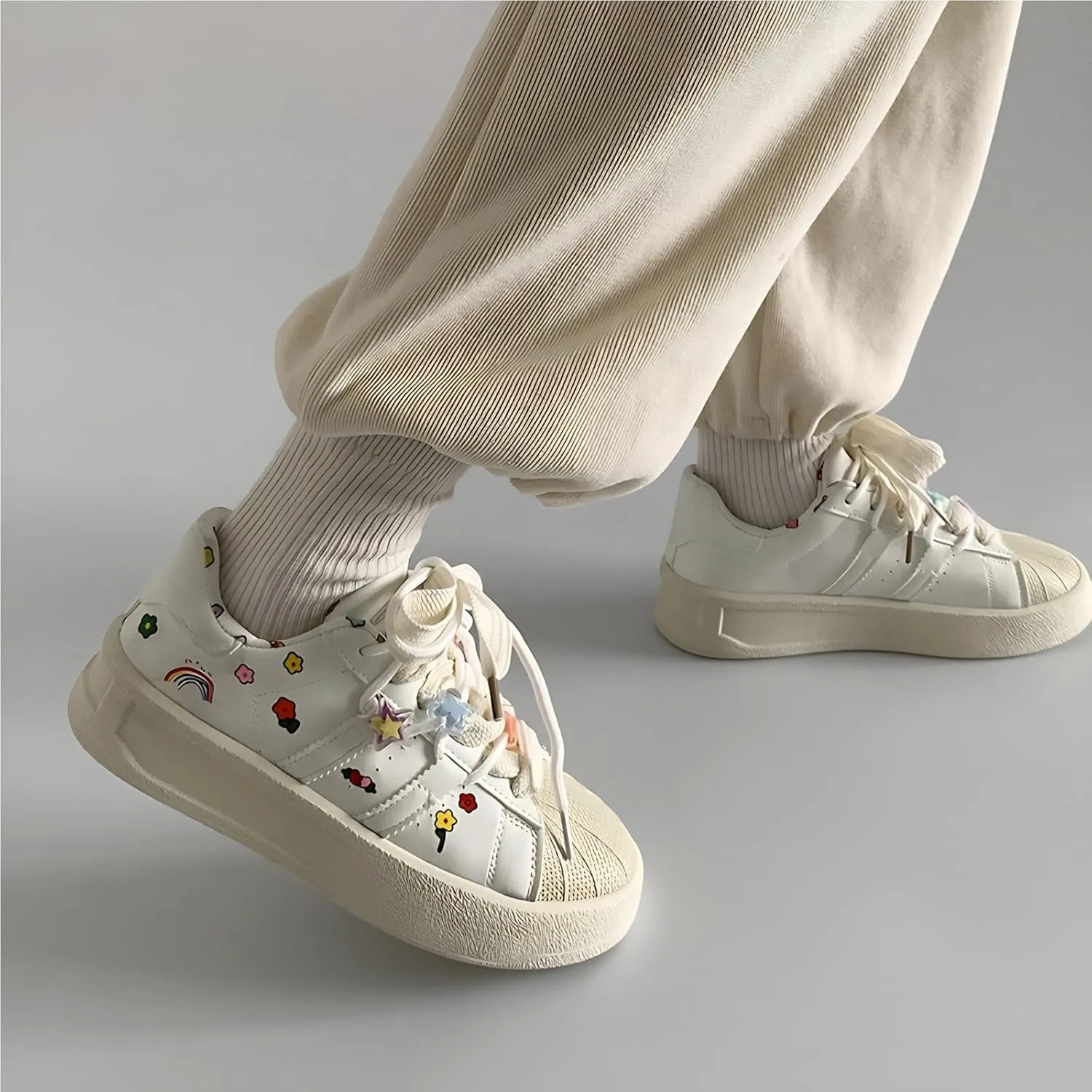Star and Graffiti Platform Shoes Fashion Chunky Sneakers for Women Trendy Casual Aesthetic Skateboard Shoes