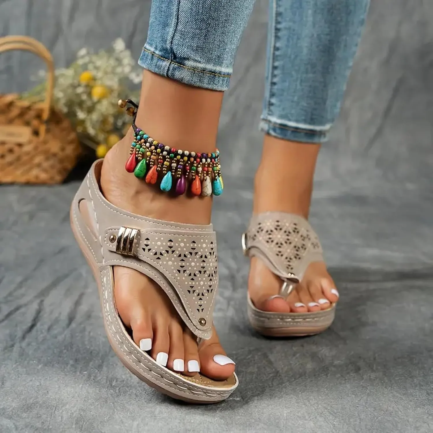 Summer Sandals for Women 2025 Women's Comfortable Breathable Mesh Orthopedic Sports Slippers Arch Support Beach Leisure Wedge Heel Flip Flops Outdoor Vacation Party Shoes