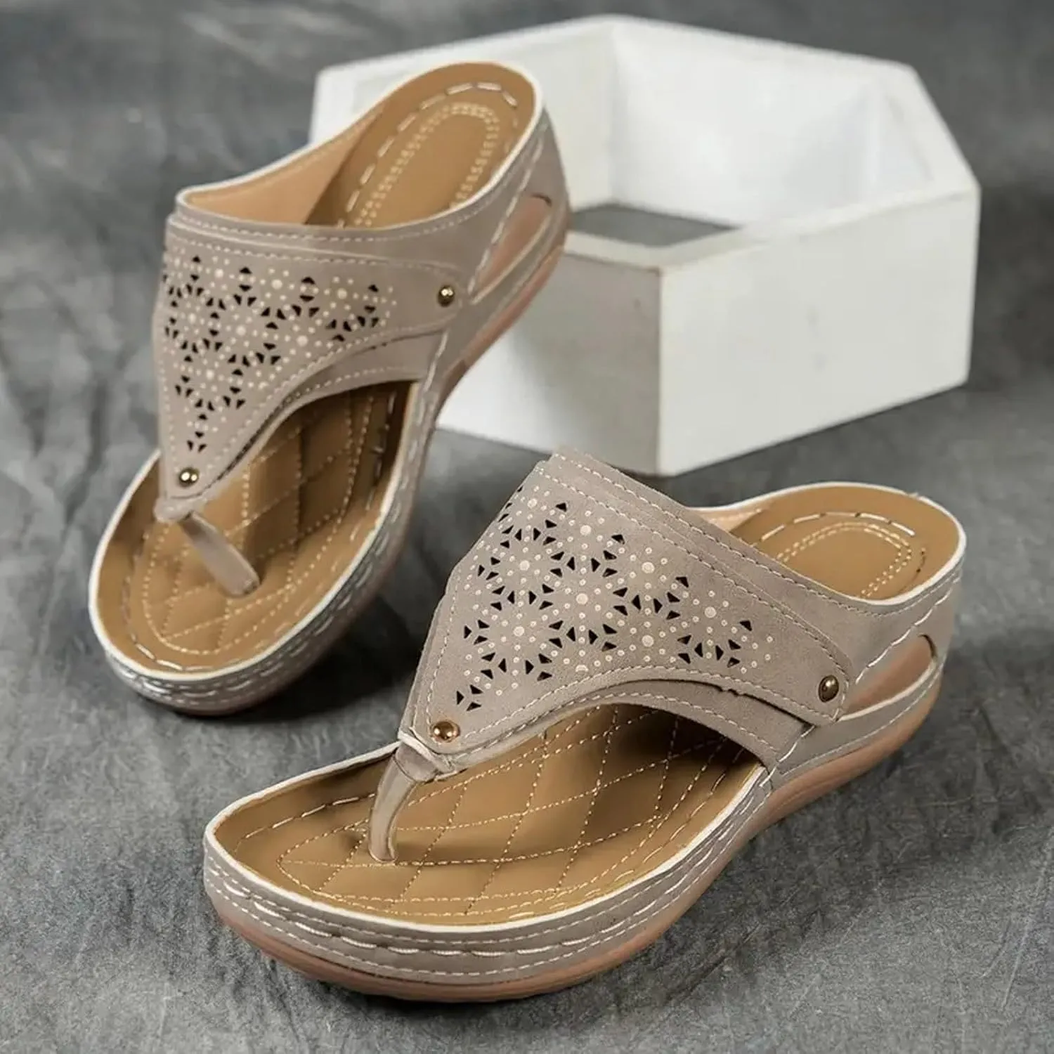 Summer Sandals for Women 2025 Women's Comfortable Breathable Mesh Orthopedic Sports Slippers Arch Support Beach Leisure Wedge Heel Flip Flops Outdoor Vacation Party Shoes