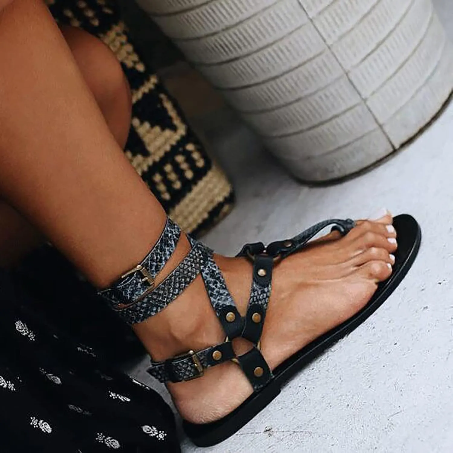 Summer Women's Slip-on Sandals, Comfort Flat Roman Snake Print Cross Buckle Strap Orthopedic Bunion Corrector Sandals, for Big Toe Bone Orthopedic Beach Shoes