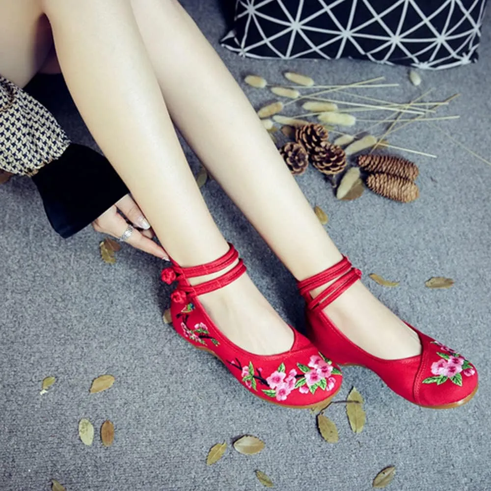 Women's Floral Embroidered Flat Shoes Chinese Traditional Strap Walking Mary Jane Flats Handmade Flower Embroidery Dress Shoes for Cheongsam